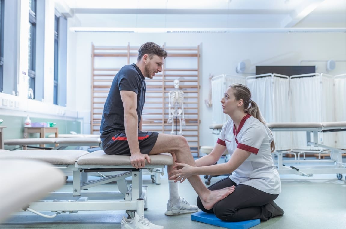Los fisioterapeutas son médicos - Descubre qué hacen y cuál es su función